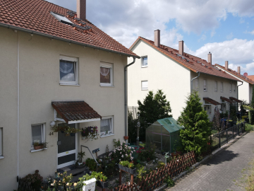Familien aufgepasst – Reihenhaus mit 5 Räumen, Garage und Garten in Queis!, 06188 Queis, Reihenhaus
