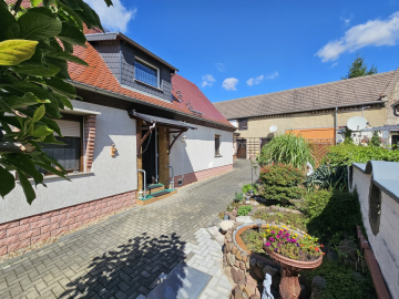 Auf der Suche nach den eigenen 4 Wänden? Saniertes Einfamilienhaus mit Nebengelass in Osendorf, 06132 Halle, Einfamilienhaus