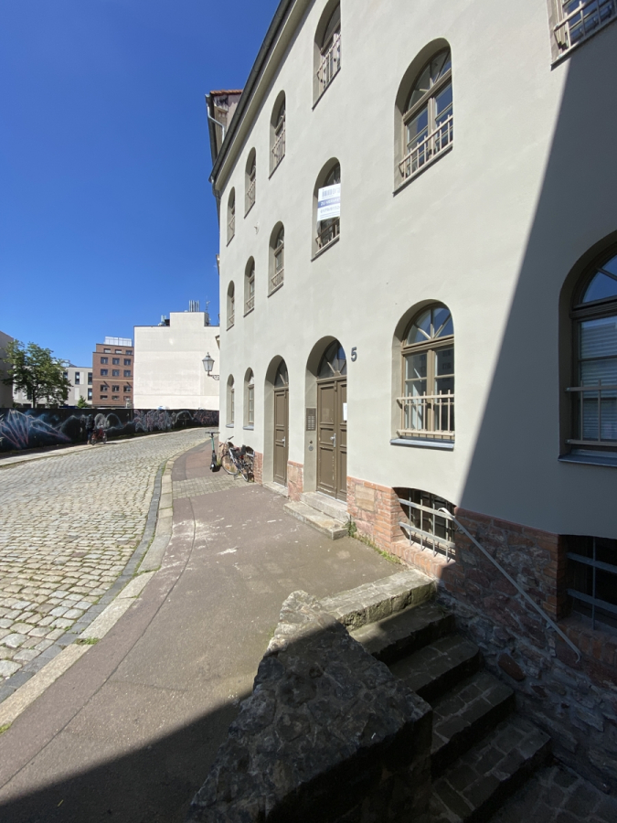 Modern saniert und Altbaucharme- Tolle 3 Zimmerwohnung mitten in der Stadt! - Photo 3
