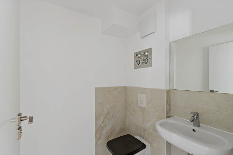 Modern saniert und Altbaucharme- Tolle 3 Zimmerwohnung mitten in der Stadt! - Photo 1