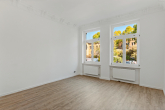 Wohnzimmer - Moderne 3-Raum Altbauwohnung im Herzen von Halle!