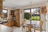 Küche EG - Großzügigkeit neu definiert: EFH, Pool & 2.790 m² Grundstück in Dölau