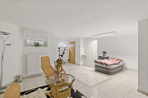 Schlafzimmer UG - Großzügigkeit neu definiert: EFH, Pool & 2.790 m² Grundstück in Dölau