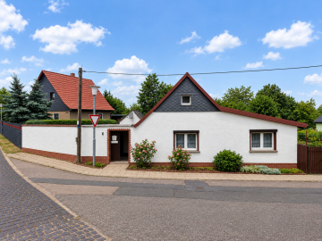 Haus mit Potenzial auf 890 m² Grundstück – gestalten Sie Ihr neues Zuhause! 06347 Siersleben, Einfamilienhaus