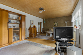 Wohnzimmer - Sehr gepflegtes Einfamilienhaus im Bungalowstil am Stadtrand – Halle Seeben