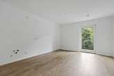 Wohnzimmer/Küche - Kernsanierte 2-Raumwohnung direkt am Rosarium! Fahrstuhl, Balkon und Fußbodenheizung!!!!