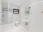Badezimmer - Ruhige 2-Zimmer-Wohnung mit Einbauküche – attraktive Kapitalanlage in Halle-Ammendorf!
