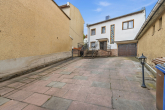 Innenhof - Handwerker aufgepasst! Einfamilienhaus mit Pool und Garage in Delitz am Berge
