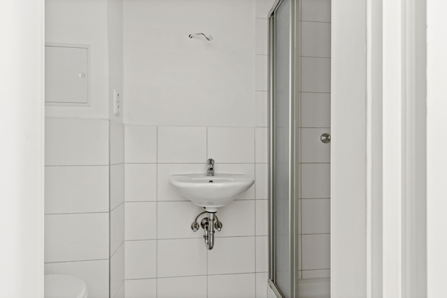 Schöne 2-Raum-Wohnung mit Balkon in der Nähe vom Steintor! - Photo 1