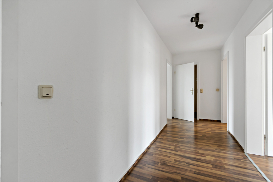 Gut geschnittene 2,5-Raumwohnung mit Einbauküche in der Torstraße! - Photo 4