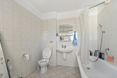 Badezimmer - Perfekte Lage, Perfektes Zuhause: Gemütliche 2-Raumwohnung mit Erstklassiger Infrastruktur