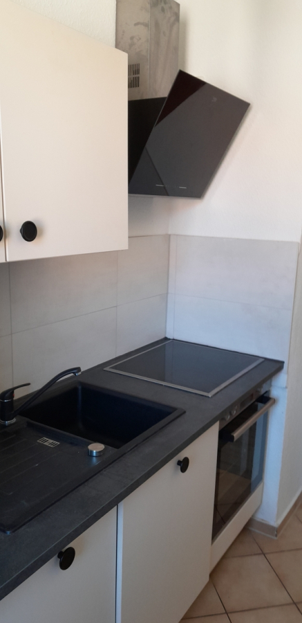 Frisch sanierte 3-Raumwohnung mit Balkon inklusive Einbauküche!!! - Foto 2