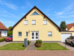 Straßenansicht - Ein Haus, viele Möglichkeiten – 6 Zimmer für Familie, Arbeiten & Mehrgenerationenwohnen in Braunsbedra