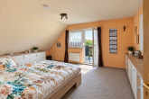 Schlafzimmer I OG - Ein Haus, viele Möglichkeiten – 6 Zimmer für Familie, Arbeiten & Mehrgenerationenwohnen in Braunsbedra