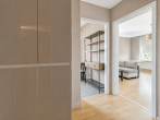 Flur - Vermietete 2-Raum-Dachgeschosswohnung mit Balkon in gefragter Lage von Halle!