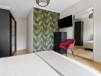 Schlafzimmer - Vermietete 2-Raum-Dachgeschosswohnung mit Balkon in gefragter Lage von Halle!