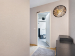 Flur - Vermietete 2-Raum-Dachgeschosswohnung mit Balkon in gefragter Lage von Halle!