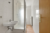 Badezimmer - Gepflegte 2-Raumwohnung mit Balkon in der Merseburger Straße!