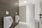 WC Herren OG - Großzügige Büro- und Gewerbefläche in Merseburg – ca. 834 m² teilbar anmietbar!
