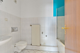 Badezimmer - Großzügige 3-Raumwohnung in der Innenstadt!