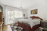 Schlafzimmer - Ruhig gelegene Eigentumswohnung im Hochparterre mit Balkon in der Geseniusstraße zu verkaufen!!!