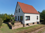 Straßenansicht II - Familientraum mit Potenzial – freistehendes Einfamilienhaus in begehrter Lage von Halle-Büschdorf