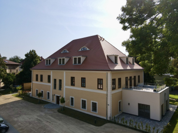 Exklusives Wohnen im Baudenkmal – Großzügige Erdgeschosswohnung mit zwei Terrassen! 06118 Halle, Erdgeschosswohnung zur Miete