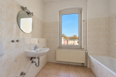 Badezimmer - Helle 2-Zimmer-Wohnung mit Einbauküche