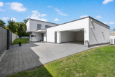 Auffahrt mit KI geräumt - Klare moderne Architektur in perfekter Wohnlage – Halle/ Nietleben