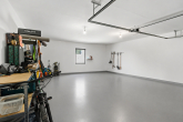 Garage (mit KI geräumt) - Klare moderne Architektur in perfekter Wohnlage – Halle/ Nietleben