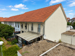 Rückansicht - Familienfreundliches Reihenendhaus in Queis….inklusive Garage, Stellplatz und kleinem Garten mit überdachter Terrasse!!!
