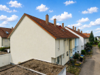 Hausansicht - Familienfreundliches Reihenendhaus in Queis….inklusive Garage, Stellplatz und kleinem Garten mit überdachter Terrasse!!!