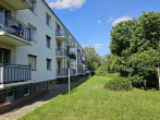 Balkonfront Rückansicht - Schnell sein lohnt sich- modern sanierte 2 Zimmerwohnung mit Balkon und Fußbodenheizung