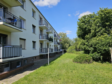 Schnell sein lohnt sich- modern sanierte 2 Zimmerwohnung mit Balkon und Fußbodenheizung 06749 Bitterfeld, Erdgeschosswohnung