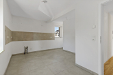 Küche - Schnell sein lohnt sich- modern sanierte 2 Zimmerwohnung mit Balkon und Fußbodenheizung