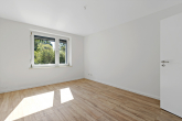 Schlafzimmer - Schnell sein lohnt sich- modern sanierte 2 Zimmerwohnung mit Balkon und Fußbodenheizung