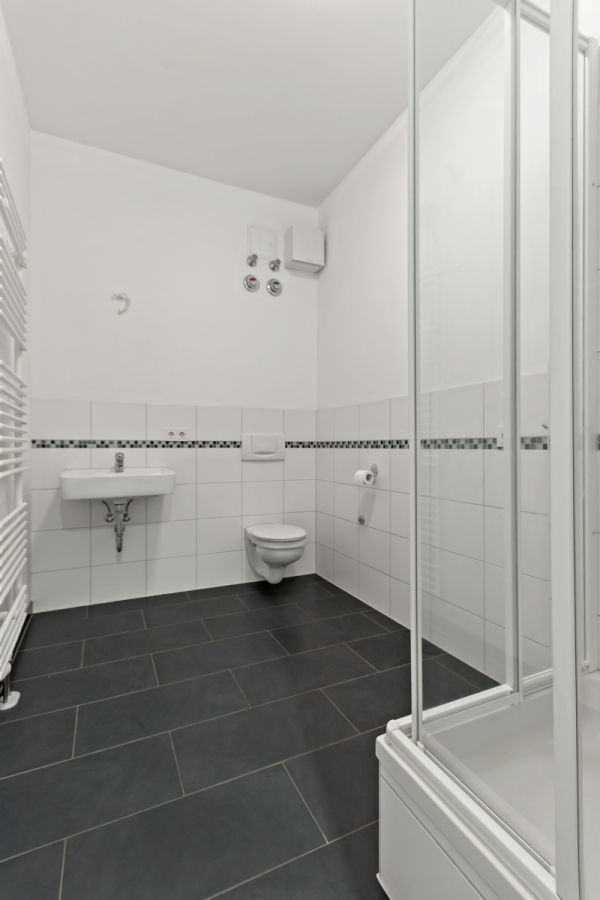 Gestalten Sie Ihr neues Zuhause selbst! 3-Raumwohnung mit mietfreier Zeit am Hallmarkt - Photo 2