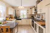 Küche - Familienhaus mit Kamin, Fußbodenheizung und traumhaftem Grundstück in Gimritz