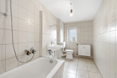Badezimmer - Attraktive 3-Raumwohnung im Dachgeschoss!