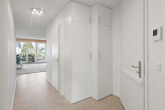 Flur - Moderne Eigentumswohnung mit großem Balkon, Aufzug und Tiefgarage – neuwertig & energieeffizient