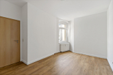 Schlafzimmer - Gemütliche 2-Raumwohnung in der südlichen Innenstadt! – saniert & sofort verfügbar