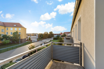 2 Geräumige 3-Raumwohnung mit Balkon in der John-Schehr-Str.10 (EG) und John-Schehr-Str. 8 (2.OG) 06231 Bad Dürrenberg, Etagenwohnung