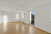 Wohnzimmer II - 2 Geräumige 3-Raumwohnung mit Balkon in der John-Schehr-Str.10 (EG) und John-Schehr-Str. 8 (2.OG)