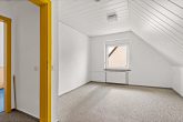 Schlafzimmer 2 1.OG - Wir haben die perfekte Doppelhaushälfte für Ihr Familienglück in der Gottfried-Keller-Siedlung