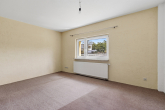 Zimmer 1 EG - Sanierte Doppelhaushälfte mit Garage im Süden von Halle