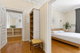 Flur - Traumhafte 2-Raumwohnung mit Einbauküche und Stuck im Mühlwegviertel!