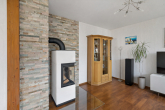 Wohnzimmer Kamin - Ein Haus, viele Möglichkeiten – Familienidyll mit Einliegerwohnung in Lieskau