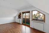 OG Wohnzimmer1 - Ein Haus, viele Möglichkeiten – Familienidyll mit Einliegerwohnung in Lieskau