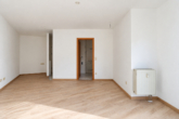 Wohn- und Schlafzimmer - Attraktive 1-Zimmer-Wohnung in Zwintschöna – renoviert mit Tiefgarage