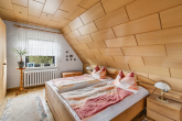Schlafen - Familienglück in Niemberg – Gepflegtes Einfamilienhaus mit Pool, Sauna, Terrasse und Gartenhäuschen